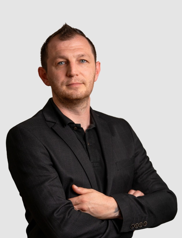 portrait-PatrikBalkhausen